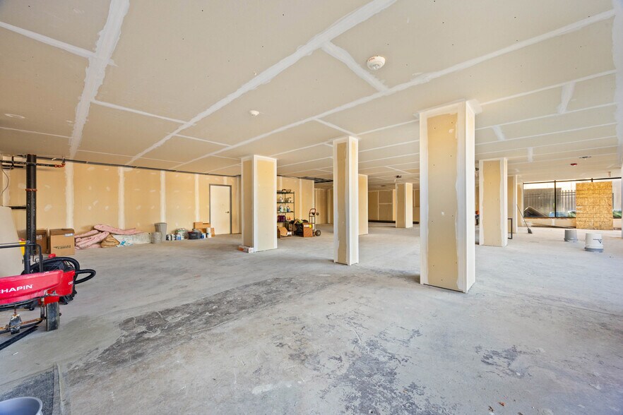 More Photos Of 65 W Broad St, Rochester Apartments For Lease