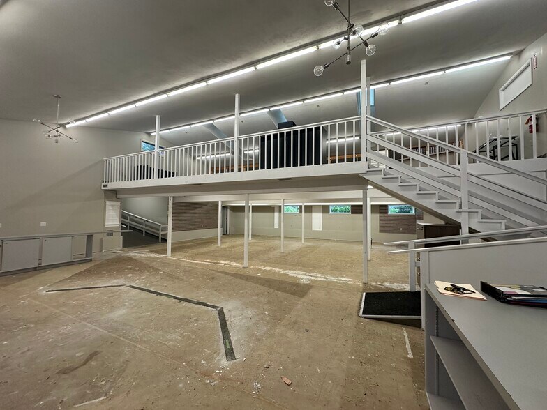 More Photos Of 5900 E Seneca Tpke, Jamesville Freestanding For Sale