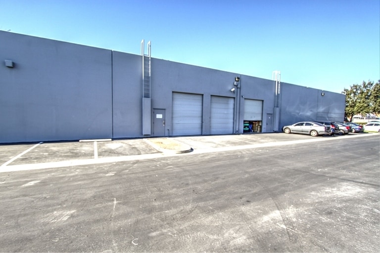 More Photos Of 1210 E Lexington Ave, Pomona Warehouse For Lease