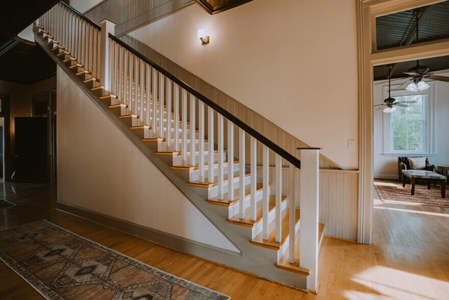 More Photos Of 441 Washington St, Portsmouth Office Residential For Sale