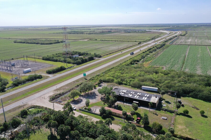 More Photos Of 9891-9915 W US HWY 27, Clewiston Flex For Sale