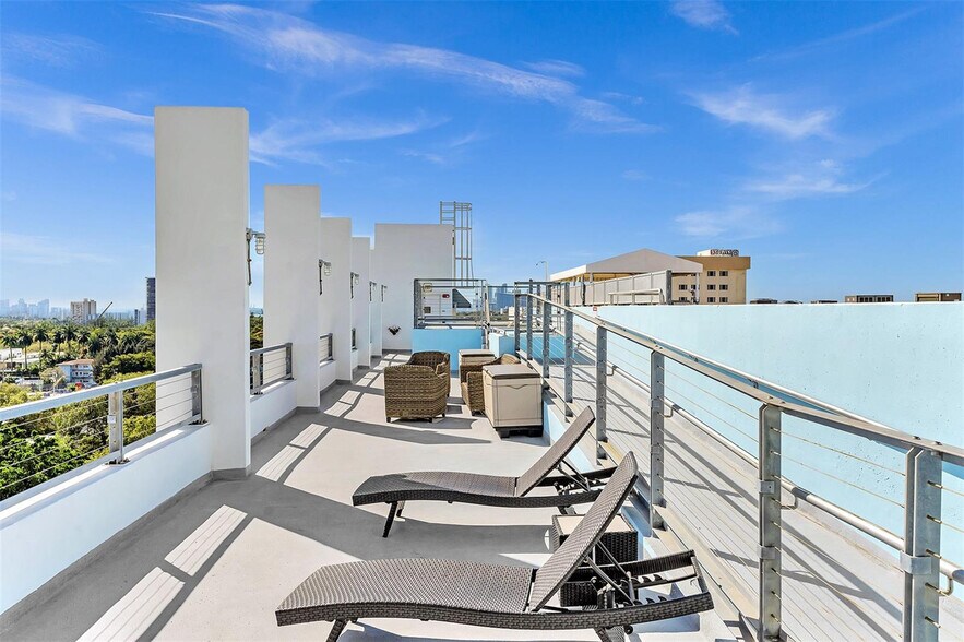 More Photos Of 8101 Biscayne Blvd, Miami Office For Sale