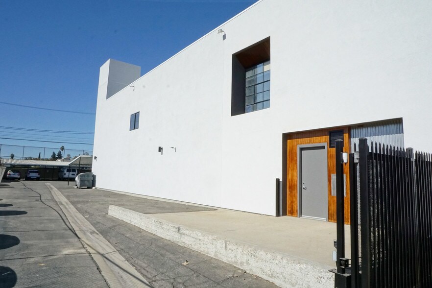 More Photos Of 639 S Glenwood Pl, Burbank Office For Lease