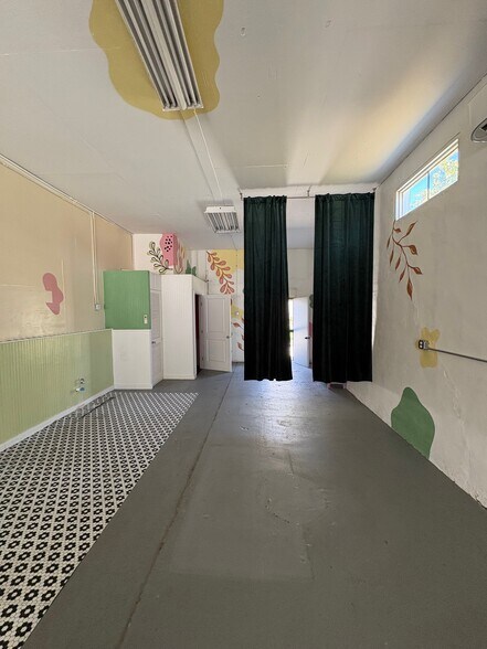 More Photos Of 2722 N Florida Ave, Tampa Storefront Retail Office For Lease