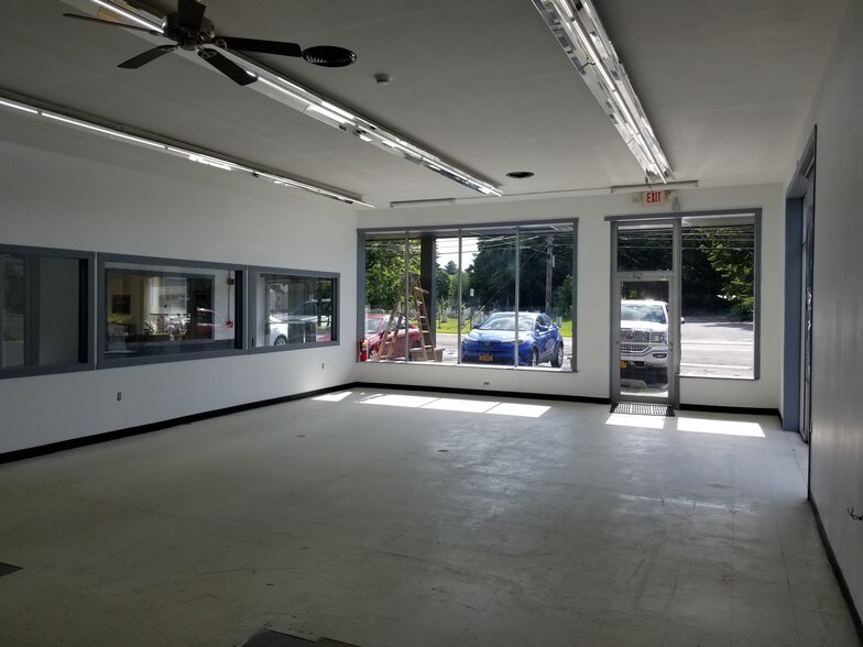 More Photos Of 310 S Main St, North Syracuse Storefront Retail Office For Lease