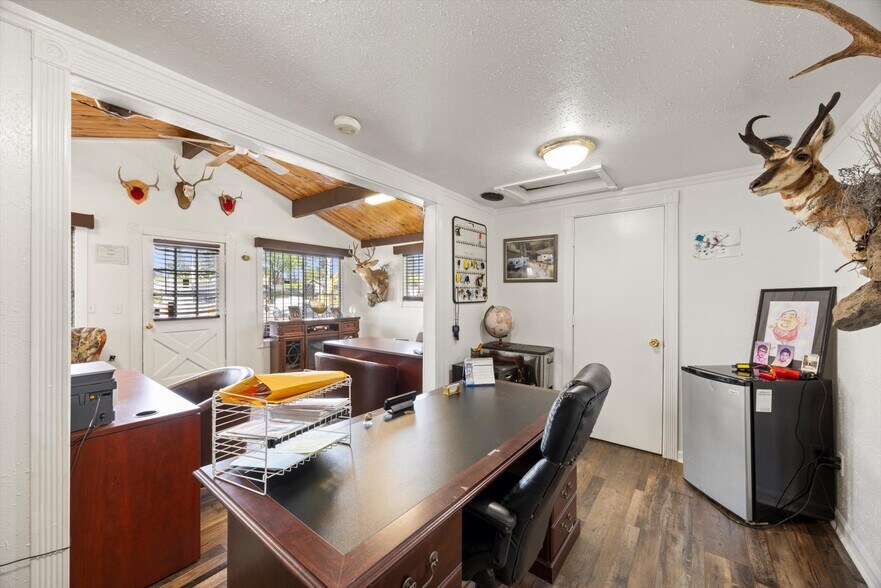 More Photos Of 5826 SE 82nd Ave, Portland Auto Dealership For Sale