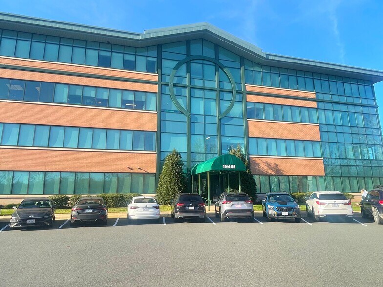 More Photos Of 19465 Deerfield Ave, Lansdowne Medical For Sale