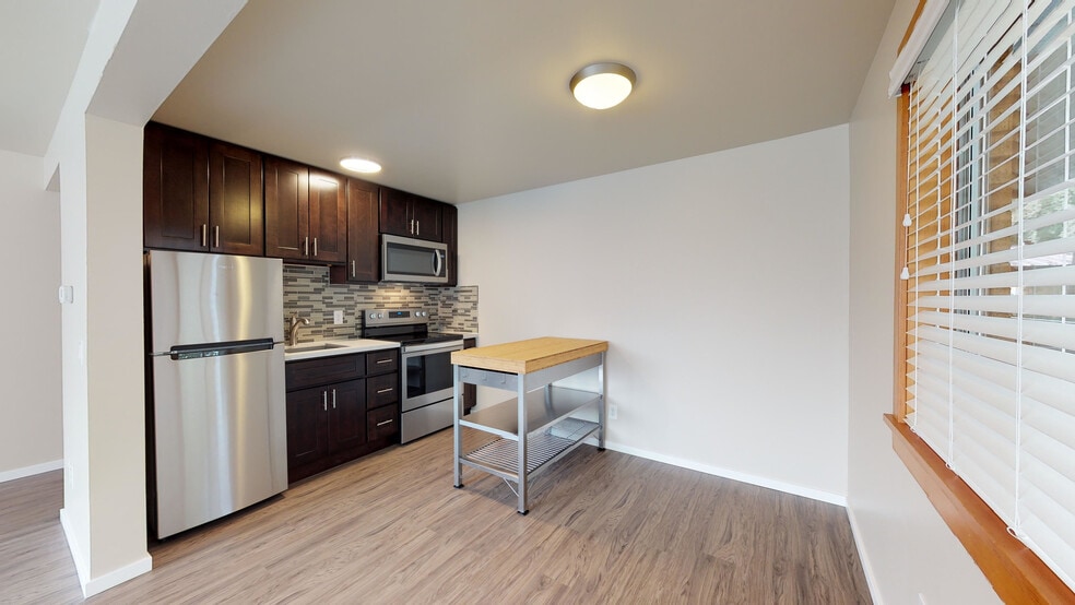 More Photos Of 1300 14th Ave S, Seattle Apartments For Sale