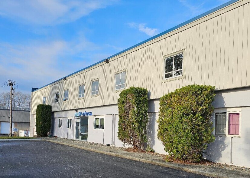 More Photos Of 3121-3149 Production Way, Burnaby Warehouse For Lease