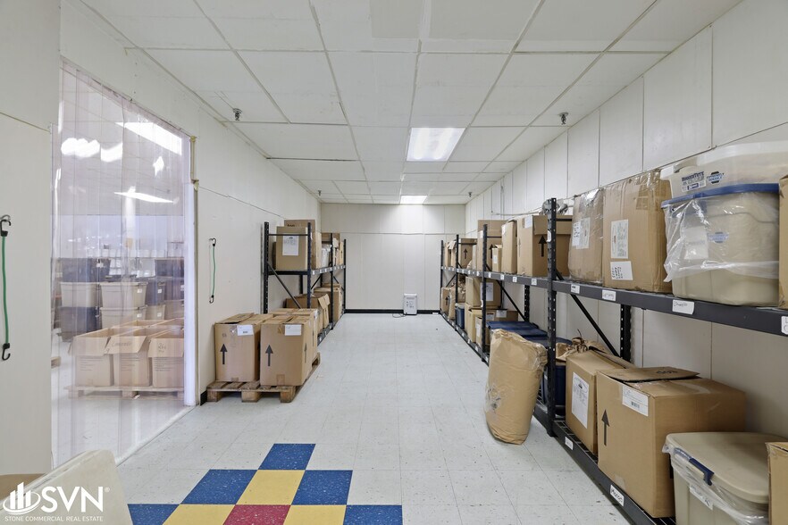 More Photos Of 302 American Greeting Card Rd, Corbin Warehouse For Lease