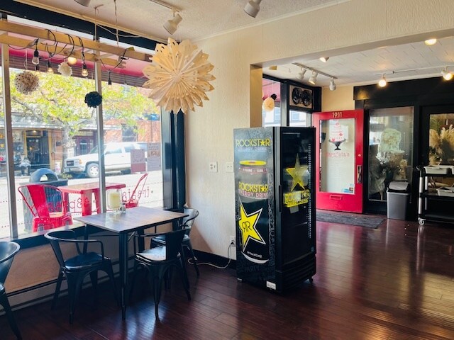 More Photos Of 1911 2nd St, Tillamook General Retail For Sale