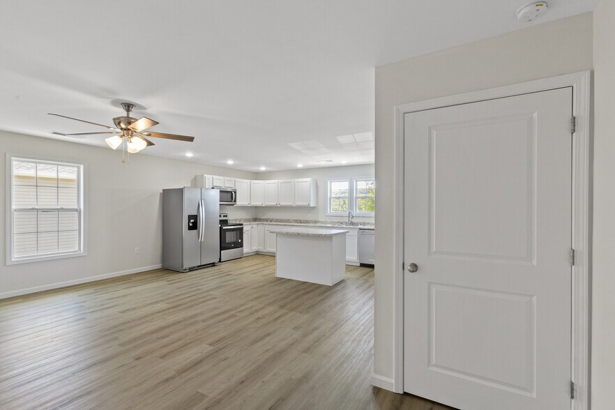 More Photos Of 275-277 Broadway St, Irvine Apartments For Sale