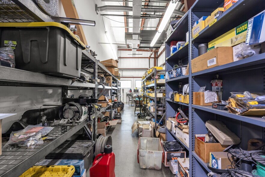 More Photos Of 3709 Interstate Park Rd S, Riviera Beach Light Manufacturing For Sale