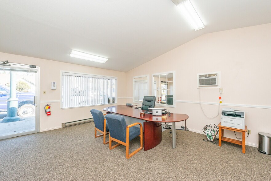 More Photos Of 790 Main St, Weaverville Restaurant For Sale