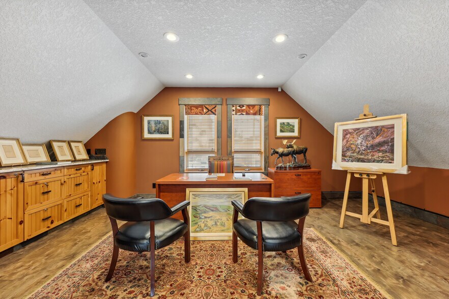 More Photos Of 1220 10 Av SE, Calgary Office For Sale