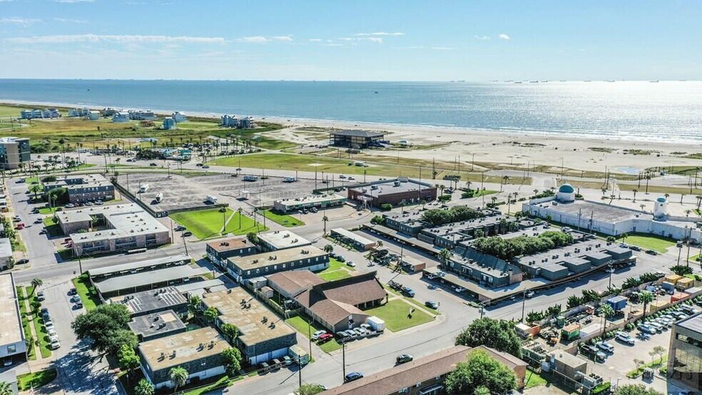 More Photos Of 426 Winnie, Galveston Religious Facility For Lease