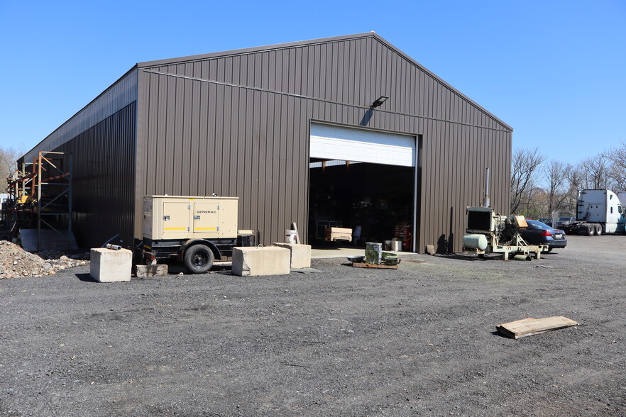 More Photos Of Catasauqua Ave., Whitehall Warehouse For Lease