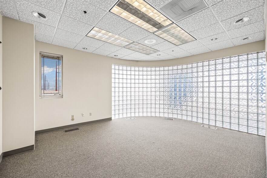 More Photos Of 2307 N Tx-289-loop, Lubbock Truck Terminal For Lease