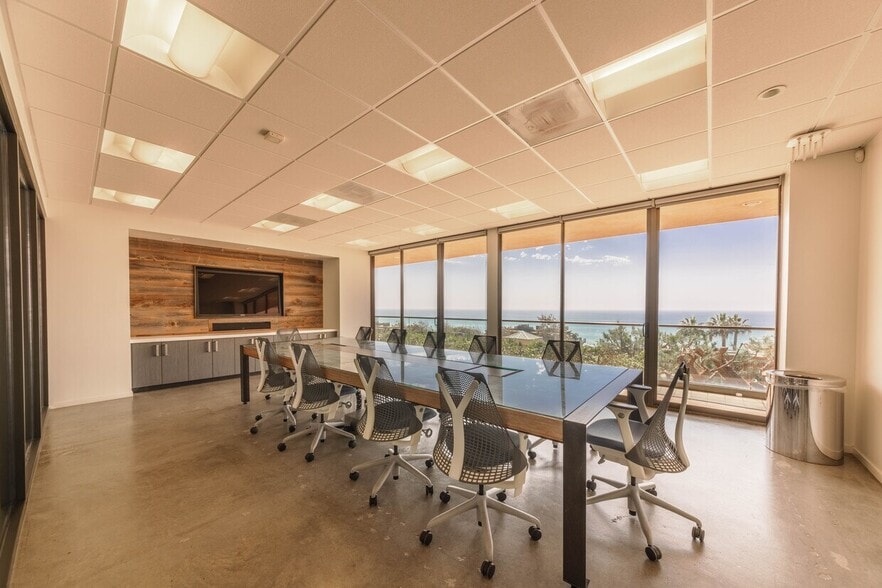 More Photos Of 22761 Pacific Coast Hwy, Malibu Office For Lease