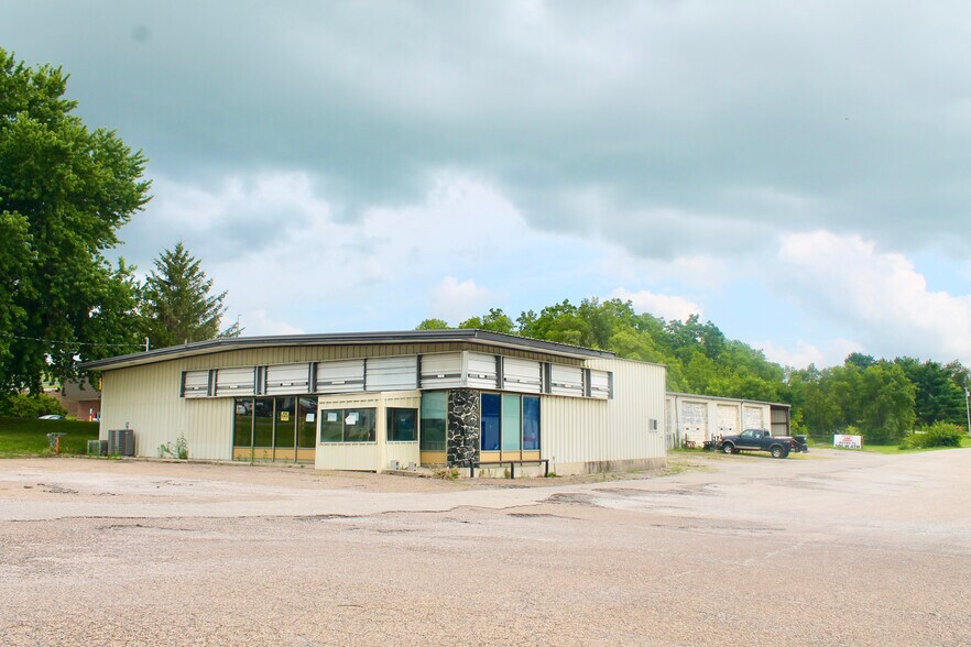 More Photos Of 1709-1713 E 7th St, Atlantic General Retail For Sale