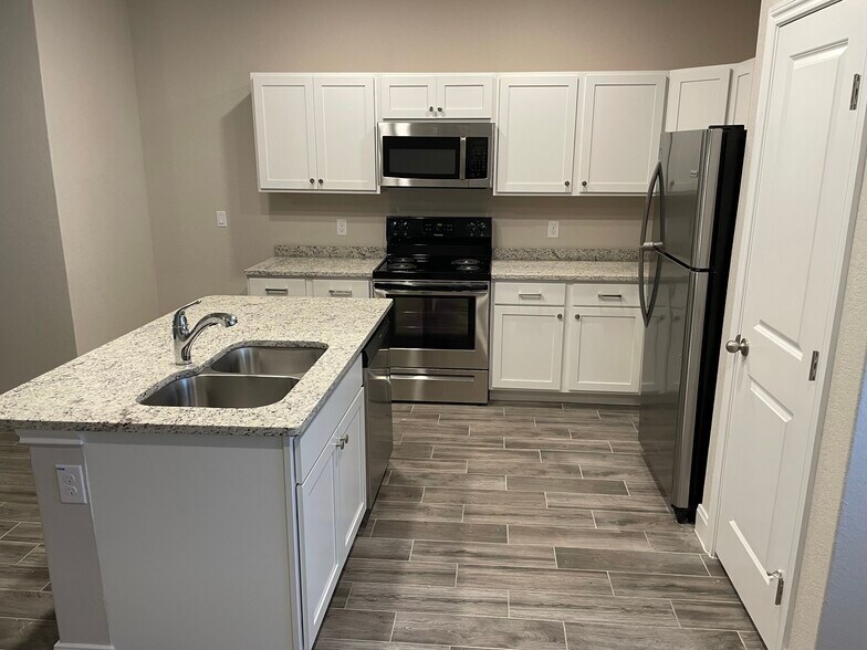 More Photos Of 13109 Reid Mdws, San Antonio Apartments For Sale