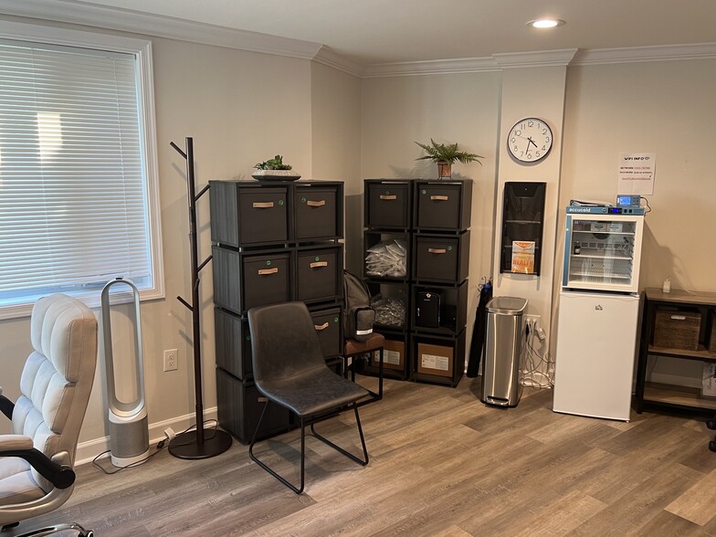 More Photos Of 5301 Westbard Cir, Bethesda Apartments For Sale