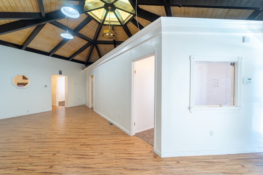 More Photos Of 1107 E Harding Way, Stockton Freestanding For Lease