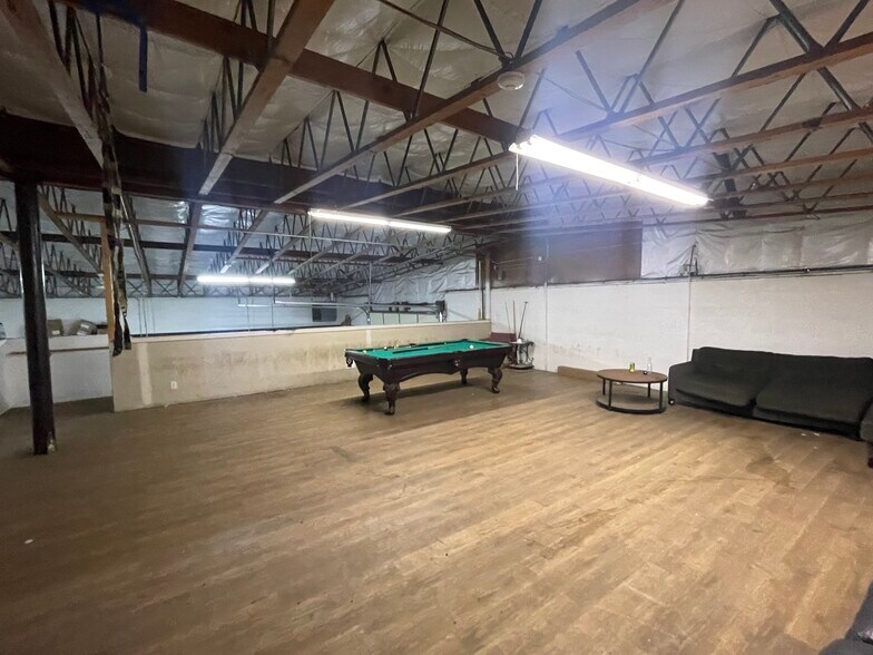 More Photos Of 174 Wallis St, Eugene Warehouse For Lease