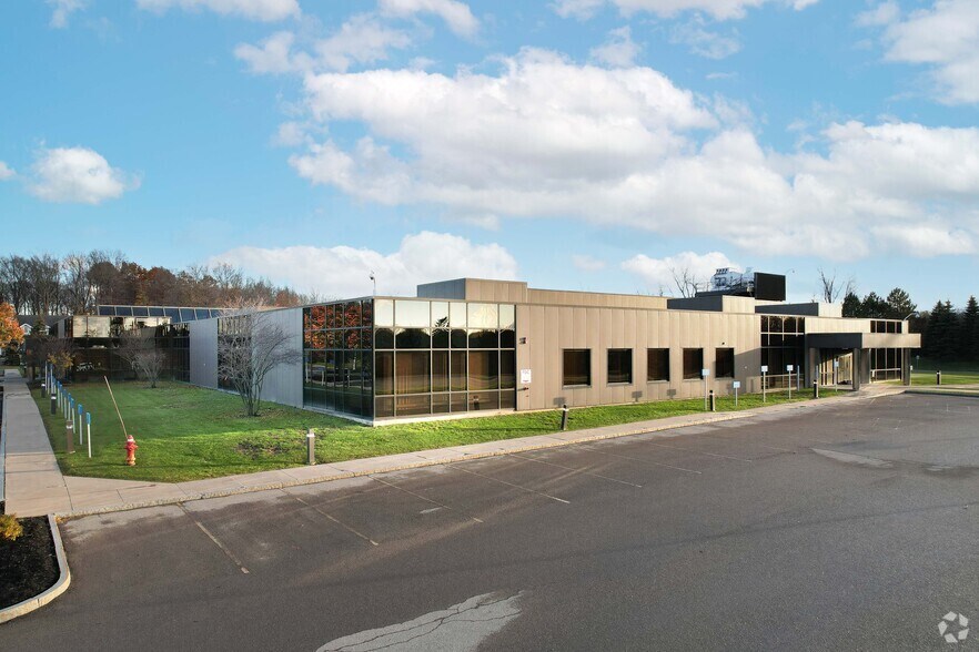 More Photos Of 115 Canal Landing Blvd, Rochester Manufacturing For Sale