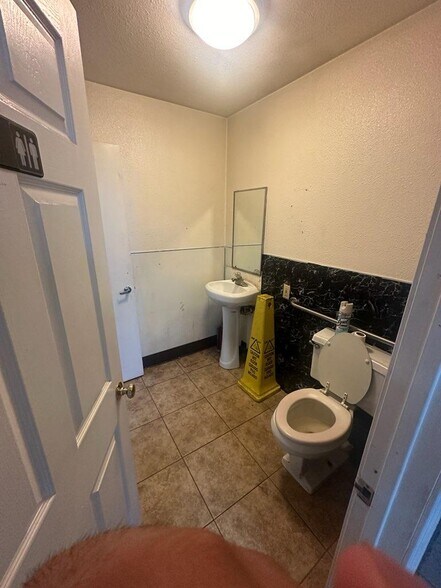 More Photos Of 1419-1439 Crowell St, Livingston Freestanding For Lease