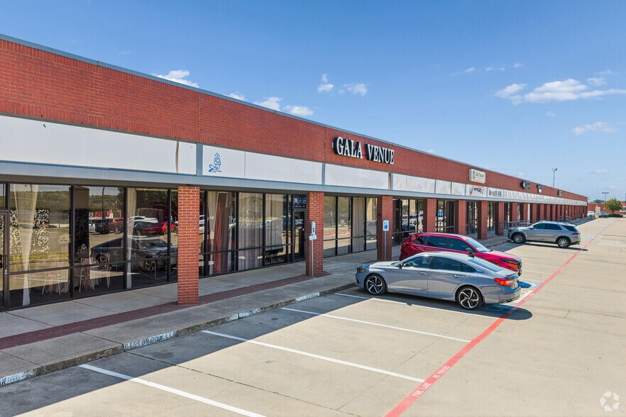 More Photos Of 2819-2929 Altamesa Blvd, Fort Worth Storefront For Lease