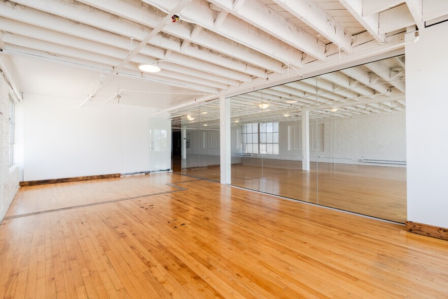 More Photos Of 2973 16th St, San Francisco Office For Lease