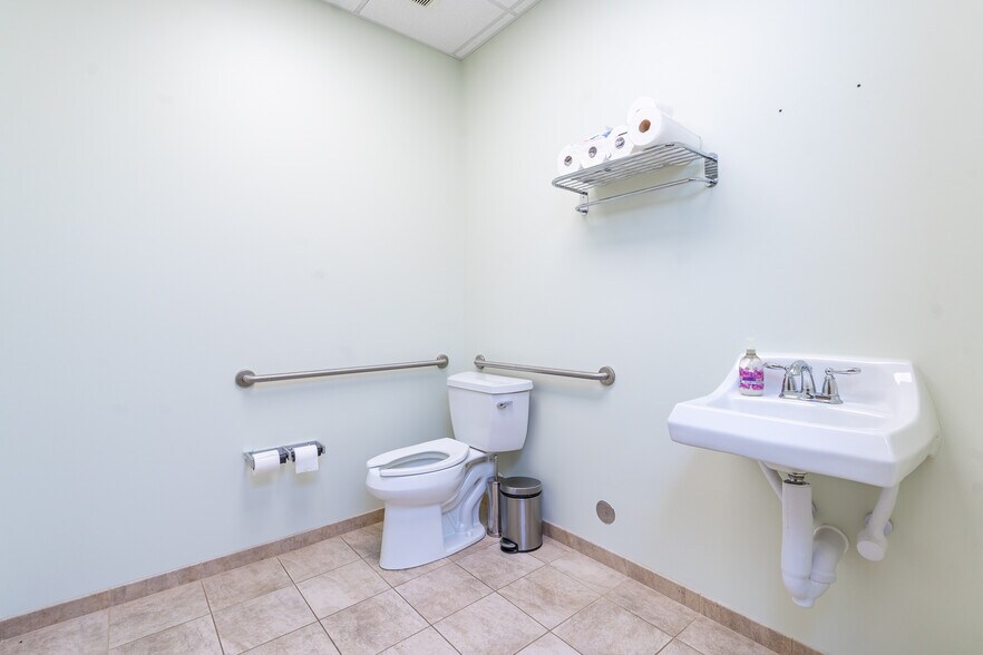 More Photos Of 4714 Riverstone Blvd, Missouri City Medical For Sale