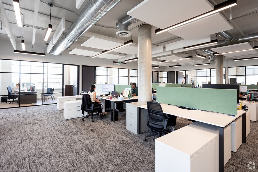 More Photos Of 7260 Rue Saint-Urbain, Montréal Office For Lease