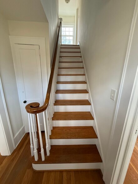 More Photos Of 137 West St, Pittsboro Office For Lease