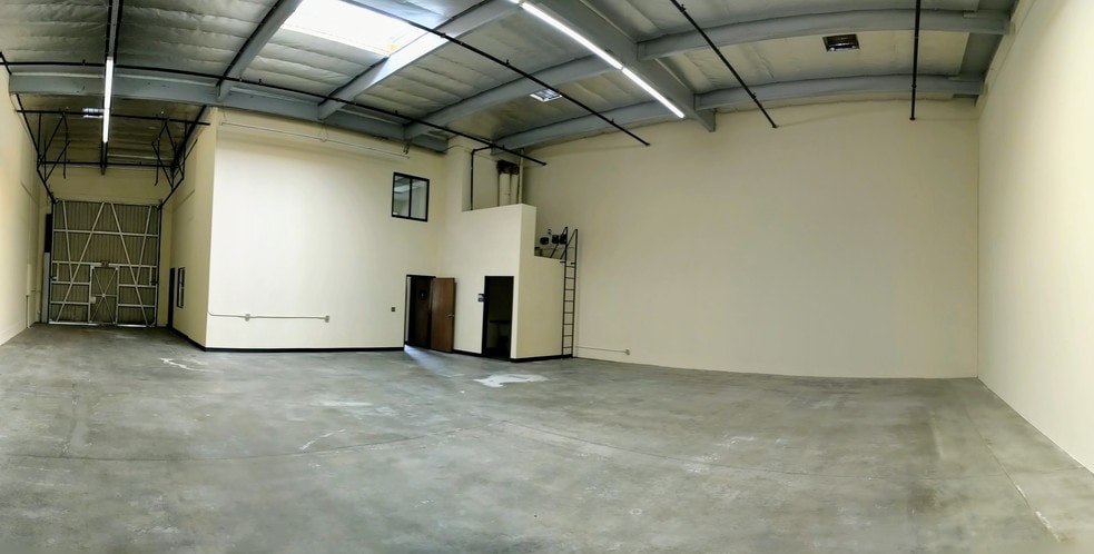 More Photos Of 9528 E Rush St, South El Monte Manufacturing For Lease