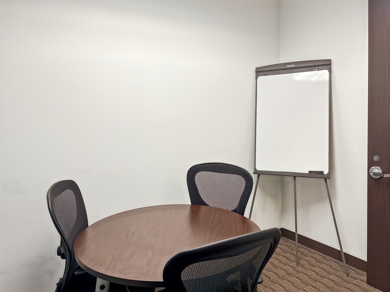 More Photos Of 118-35 Queens Blvd, Forest Hills Coworking Space