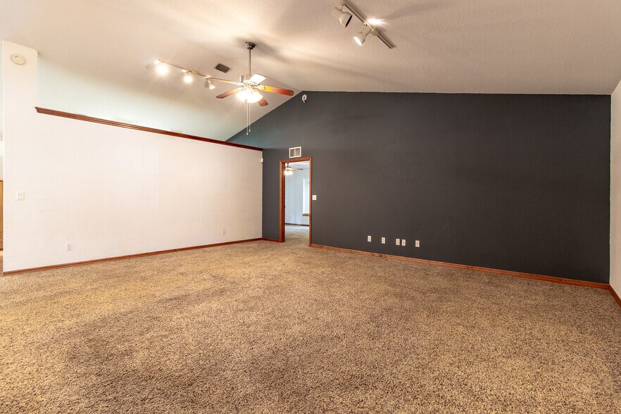 More Photos Of 3255 SE 3rd Ave, Ocala Office Residential For Sale