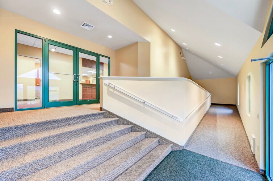 More Photos Of 1110 Clay Ave, Dunmore Medical For Lease