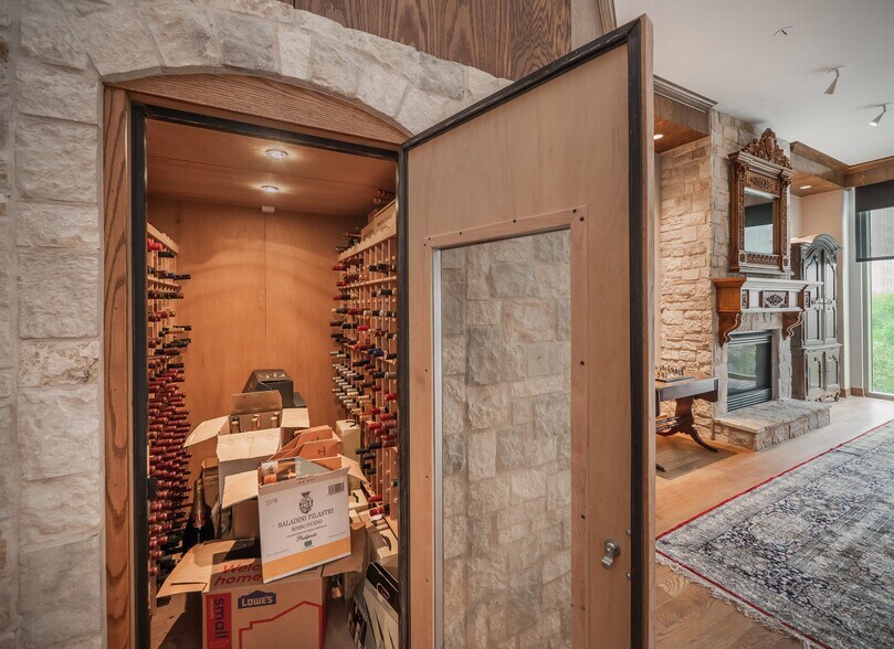 More Photos Of 805 N Congress Ave, Austin Storefront Retail Residential For Sale