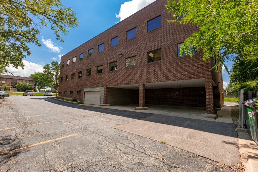 More Photos Of 127 E Lake St, Bloomingdale Office For Lease