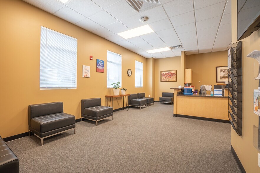 More Photos Of 227 Monogard Dr, Manchester Medical For Sale