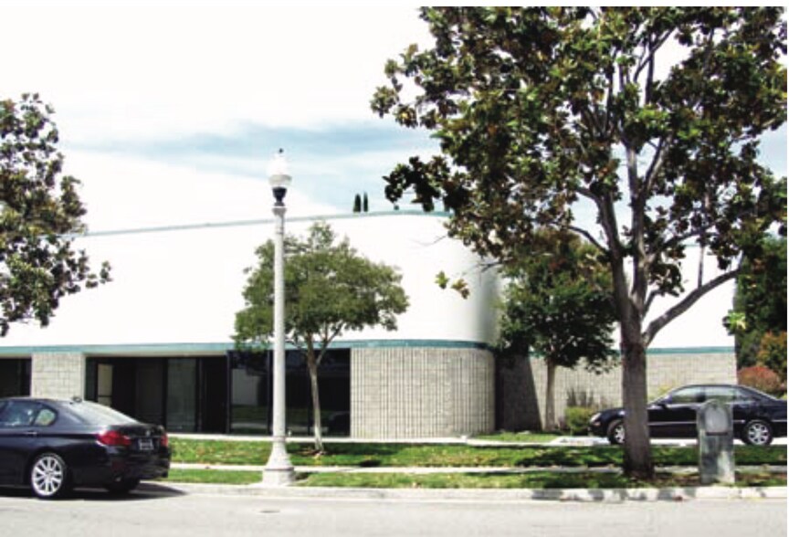 Primary Photo Of 1831 Tapo St, Simi Valley Manufacturing For Lease