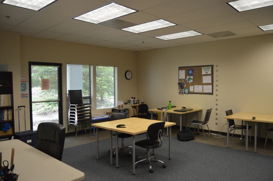 More Photos Of 160 Wikiup Dr, Santa Rosa Office For Lease