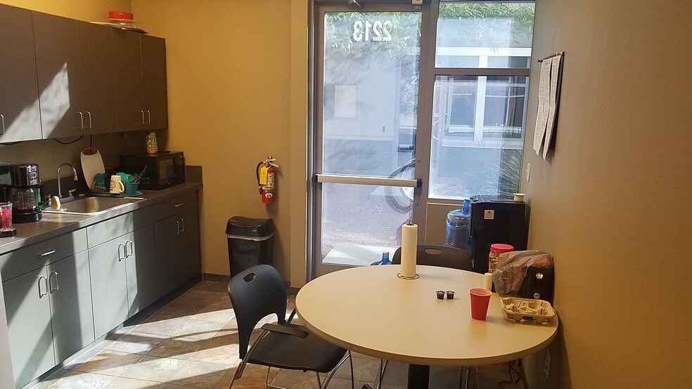 More Photos Of 375 N Stephanie St, Henderson Office For Lease