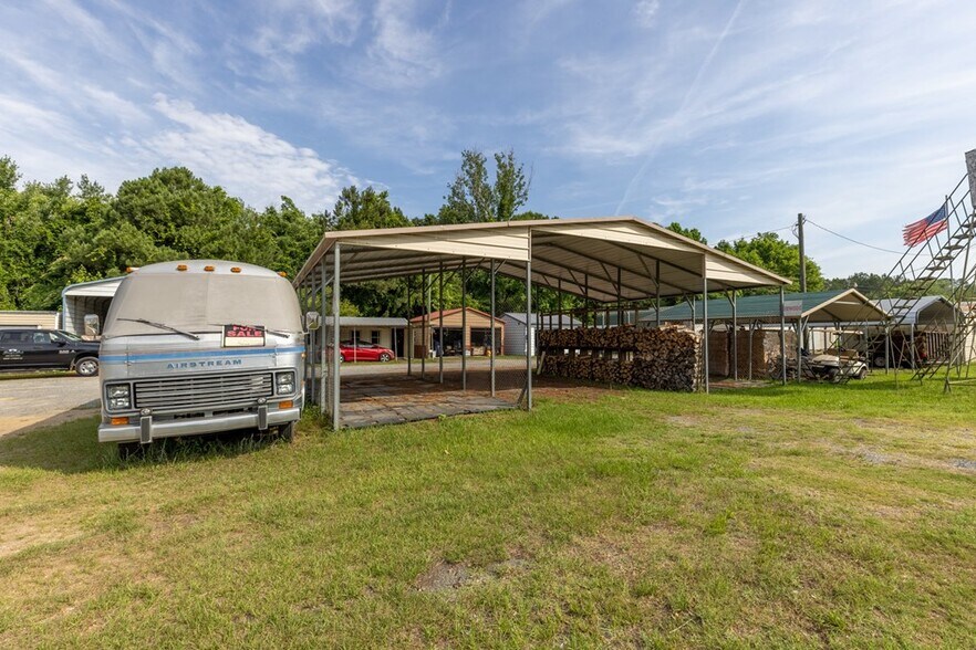 More Photos Of 1111 S Martin Luther King Jr Blvd, Americus Freestanding For Sale
