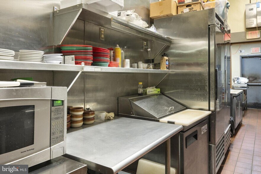 More Photos Of 5 Spring Valley Rd, Reading Restaurant For Sale