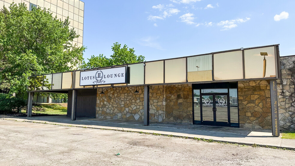 Primary Photo Of 6042-6066 Channingway Blvd, Columbus Unknown For Lease