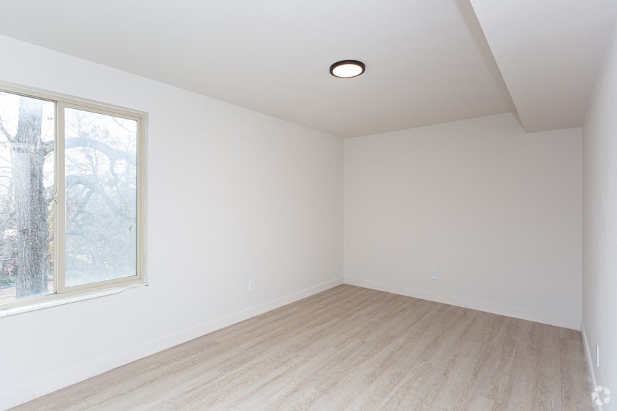 More Photos Of 107 N B St, Salt Lake City Apartments For Sale
