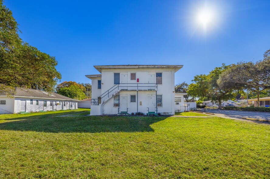More Photos Of 1215 N 17th Ct, Hollywood Apartments For Sale
